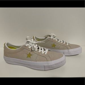 Suede Converse - Beige/w yellow star - 8.5